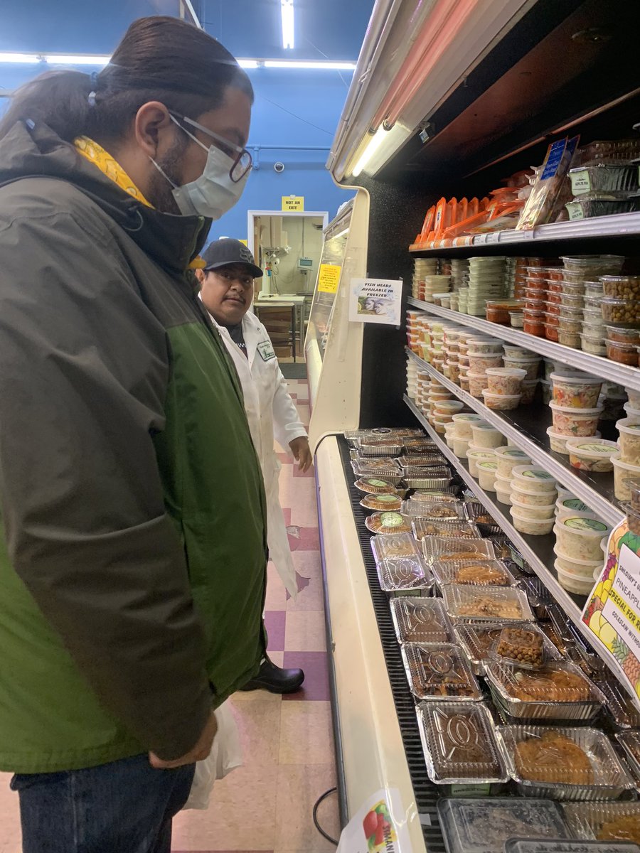 tovaherskovitz's tweet photo. 🍎Some last minute Rosh Hashana shopping around Lakewood with @newsguz who I introduced to Gelbstein’s sourdough and Shloimys World challah and babka.
He also saw more fish and sheep heads then he ever needed to 🐟🐑
#OneOceanCounty #LakewoodLove https://t.co/p5oz2gVTLM