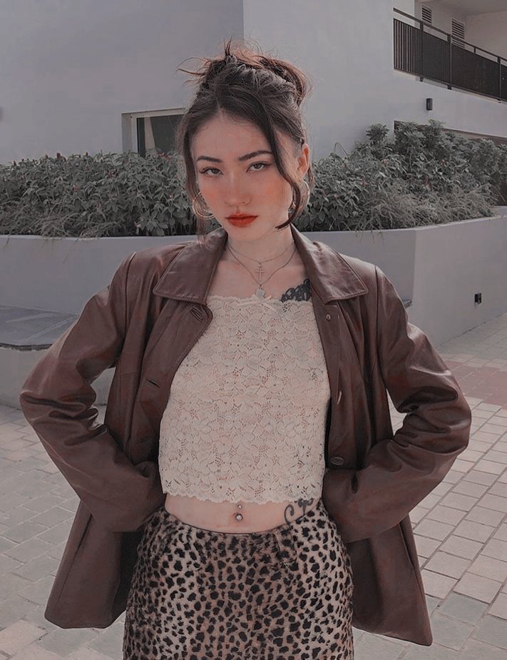 ━ @/NAOMIROESTEL