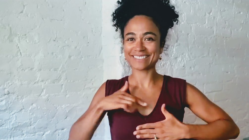 guiss89's tweet image. #laurenridloff #livefromthelibrary #DeafAwarenessMonth ❤️❤️