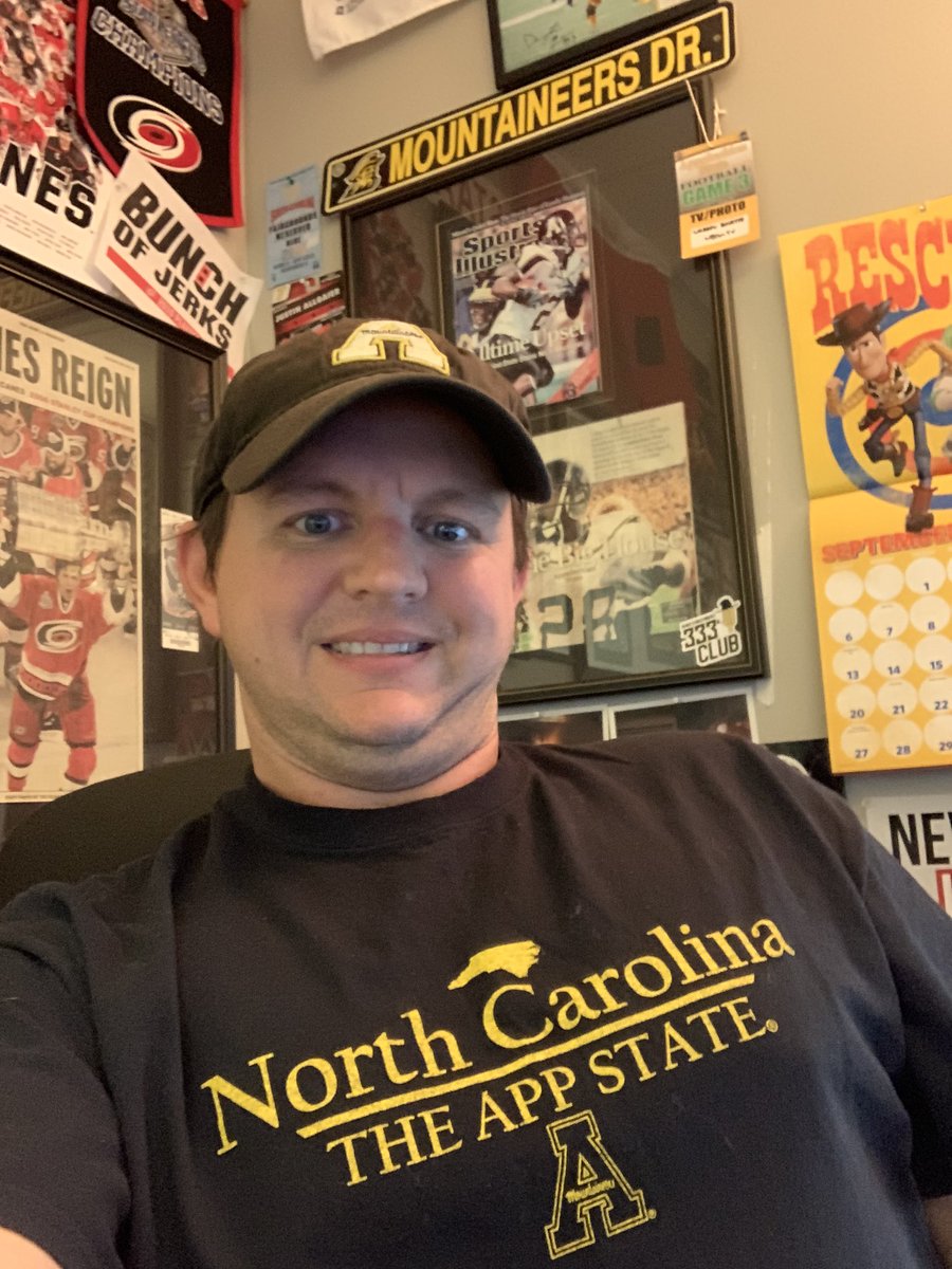 AppStateAlum05's tweet photo. @appstatesports @appstate #AppFanFriday Letβs Go @AppState_FB #BeatMarshall https://t.co/p6TuX0O6Np
