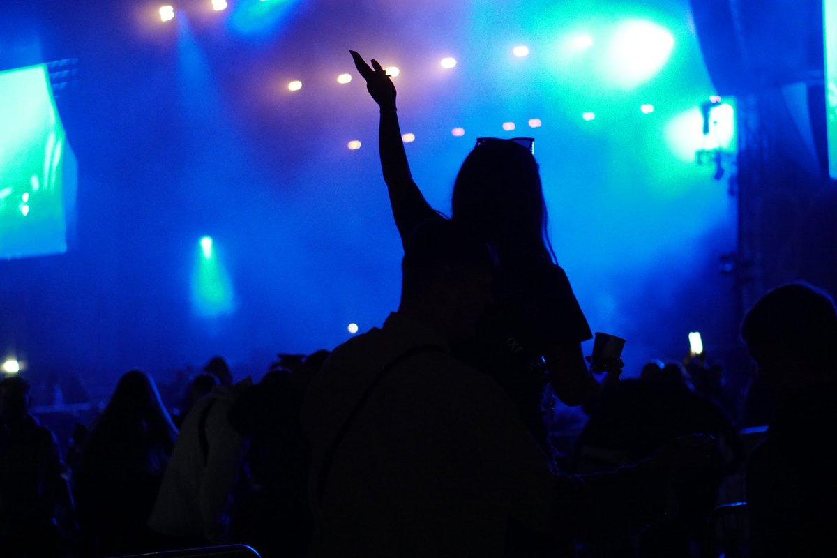 VirginMoney's tweet image. To celebrate what has been an incredible run of live music, @chaseandstatus - the kings of drum and bass - brought their high octane live performance to the Toon, taking the final @VMUnityArena show out in style.

Here are the best bits from their live set 🔊🔊🔊 #vmunityarena