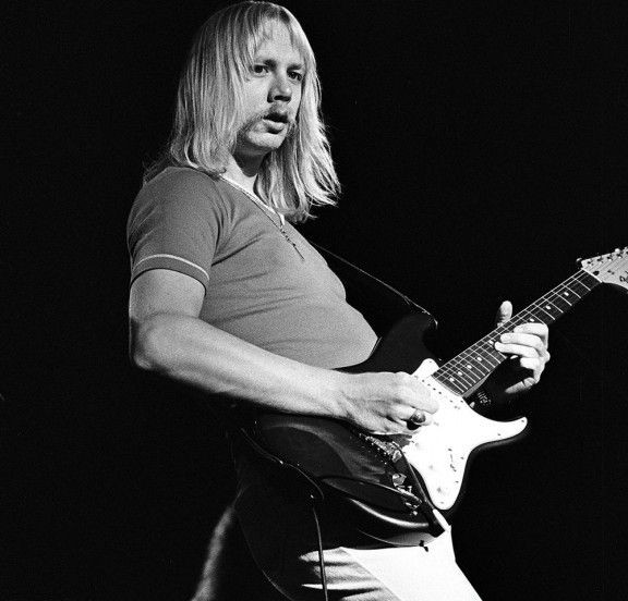 Happy birthday Kerry Livgren (Kansas) he was born on September 18, 1949. 