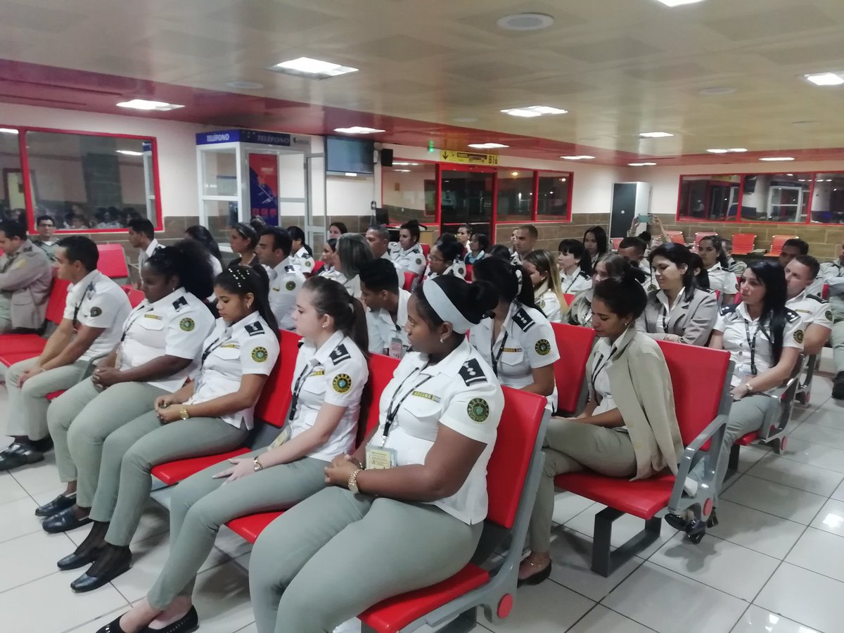 Moiss83923279's tweet photo. Nuestro compromiso es con el pueblo, garantizar la Seguridad en Frontera para impedir que entre al país ilícitos que pongan en peligro la tranquilidad ciudadana, @AduanadeCuba, #AduanadeCuba, #SomosCuba, #PorUnServiciodeExcelencia, #PorUnaFronteraSegura, https://t.co/aTXhLX2CHM