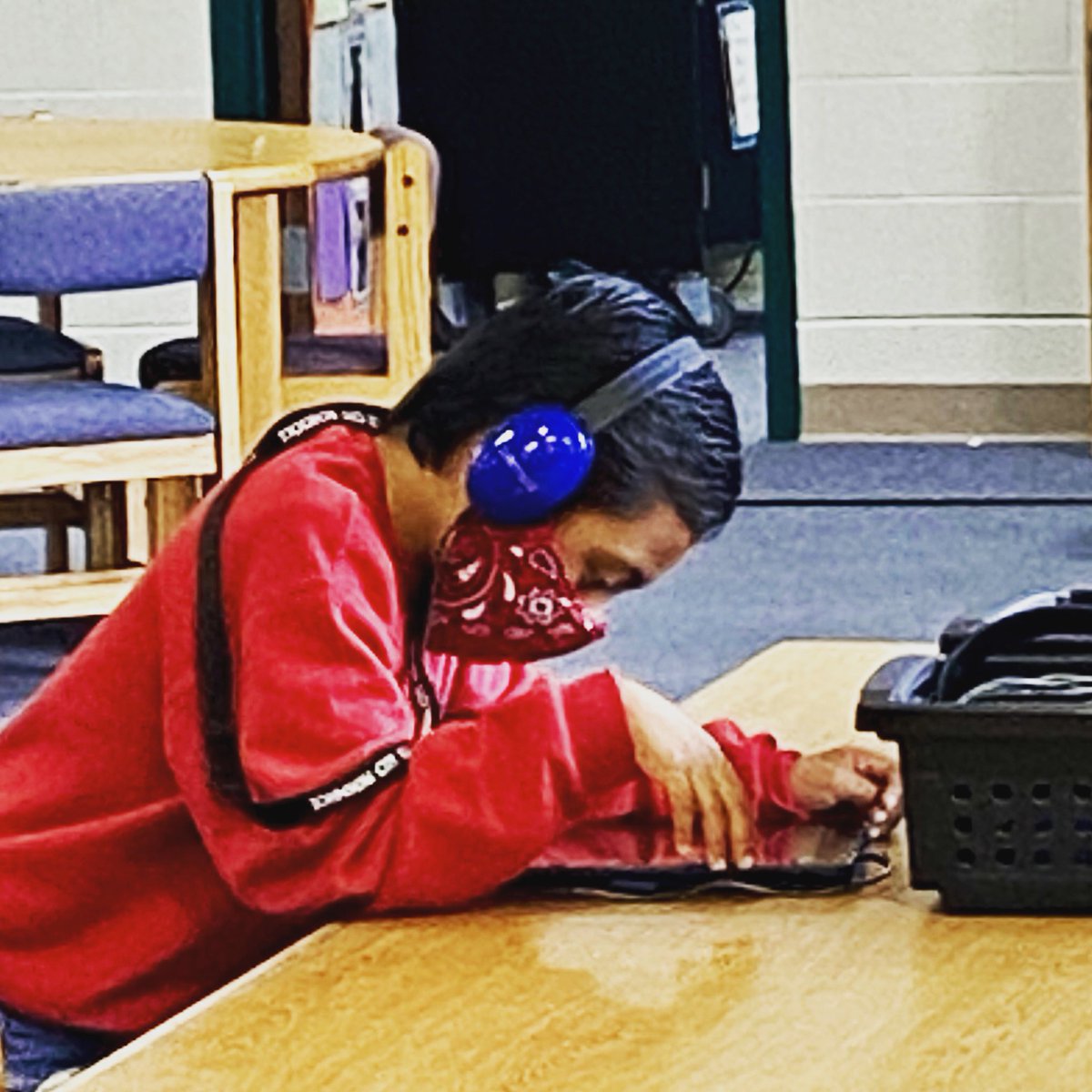 JCPS Foundation (@jcpsfoundation) on Twitter photo Another grant success story. Look at this student totally engaged with one of Lake Ridge library’s grant funded e-readers! <a href="/LakeRidge_JCS/">Lake Ridge Elem</a> <a href="/jcityTNschools/">JohnsonCitySchools</a> Another grant success story. Look at this student totally engaged with one of Lake Ridge library’s grant funded e-readers! <a href="/LakeRidge_JCS/">Lake Ridge Elem</a> <a href="/jcityTNschools/">JohnsonCitySchools</a>