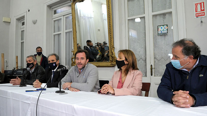 hsmdaily's tweet image. Se #presentó #proyecto de #construcción de #Hotel #cinco #estrellas con #casino en las #costas de #Rocha @Uruguay_Natural @hsmdaily #DailyTravellingNews #Dailyweb #Hoteles #Hotels #Alojameinto #Turismo #Tourism #Travel #Viajes
+Info - Click Aquí: 👉 ow.ly/mUIv50BuWqW