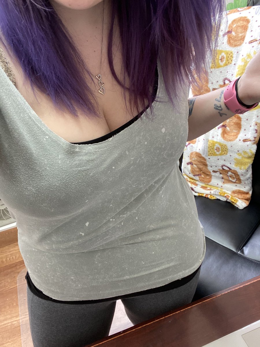 GAcoffeequeen's tweet photo. Rocking this amazing top from my girls @ShopFinleys ❤️❤️ they know how to dress ya for success 
#newnan #shoplocal #babessupportingbabes https://t.co/fi3DunpNF3