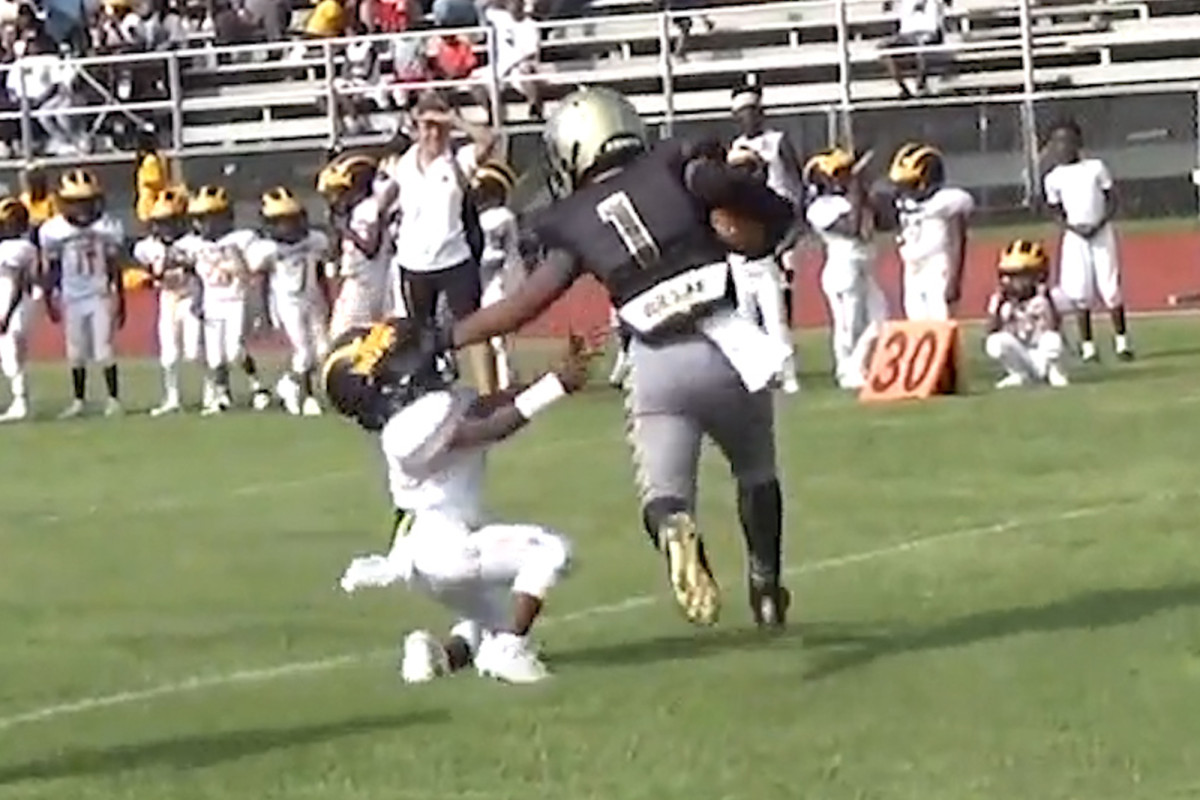 Monstrous 6-year-old dominates opponents in viral video trib.al/QgCAsvw