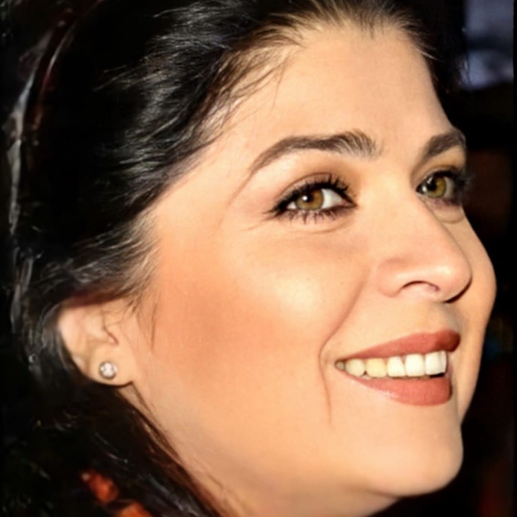 estrilj_Joana10's tweet photo. @victoriaruffo31 feliz viernes para la personita más bella del mundo mundial. Hoy me haré un tatoo a tu honor mi Idola, aunque mi mamá me cuelgue, igual por ti soy capaz de todo... Te Super Adorooo mi Idolaaa, Monnn y Vidaaaa 👑 👑 🖤 🖤 🖤 💋💋💋☘️☘️☘️👸🏻👸🏻👸🏻 @victoriaruffo31 👑 https://t.co/zK9q2TYTh9
