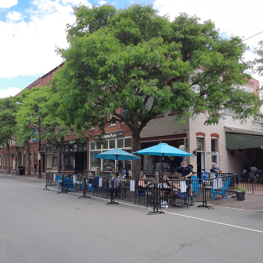 Every Friday and Saturday until October 11th, Market Street will be open to pedestrian traffic and offering outdoor dining options!  Come on down, do a little shopping and have a wonderful meal all while taking in this charming small town!