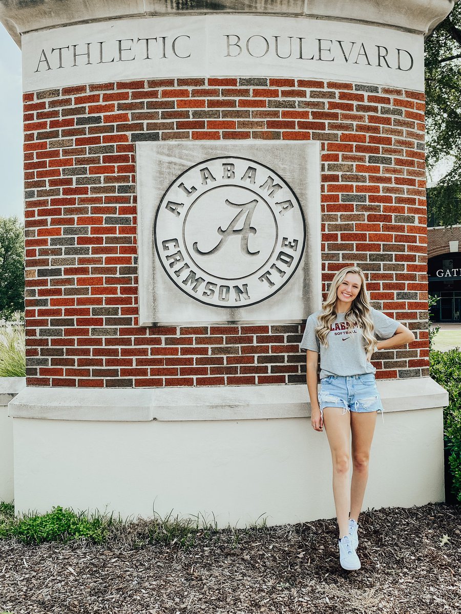 larissa_preuitt's tweet image. Roll Tide!! @BhmBolts99 @Thunderbolts04 @rickcowan68