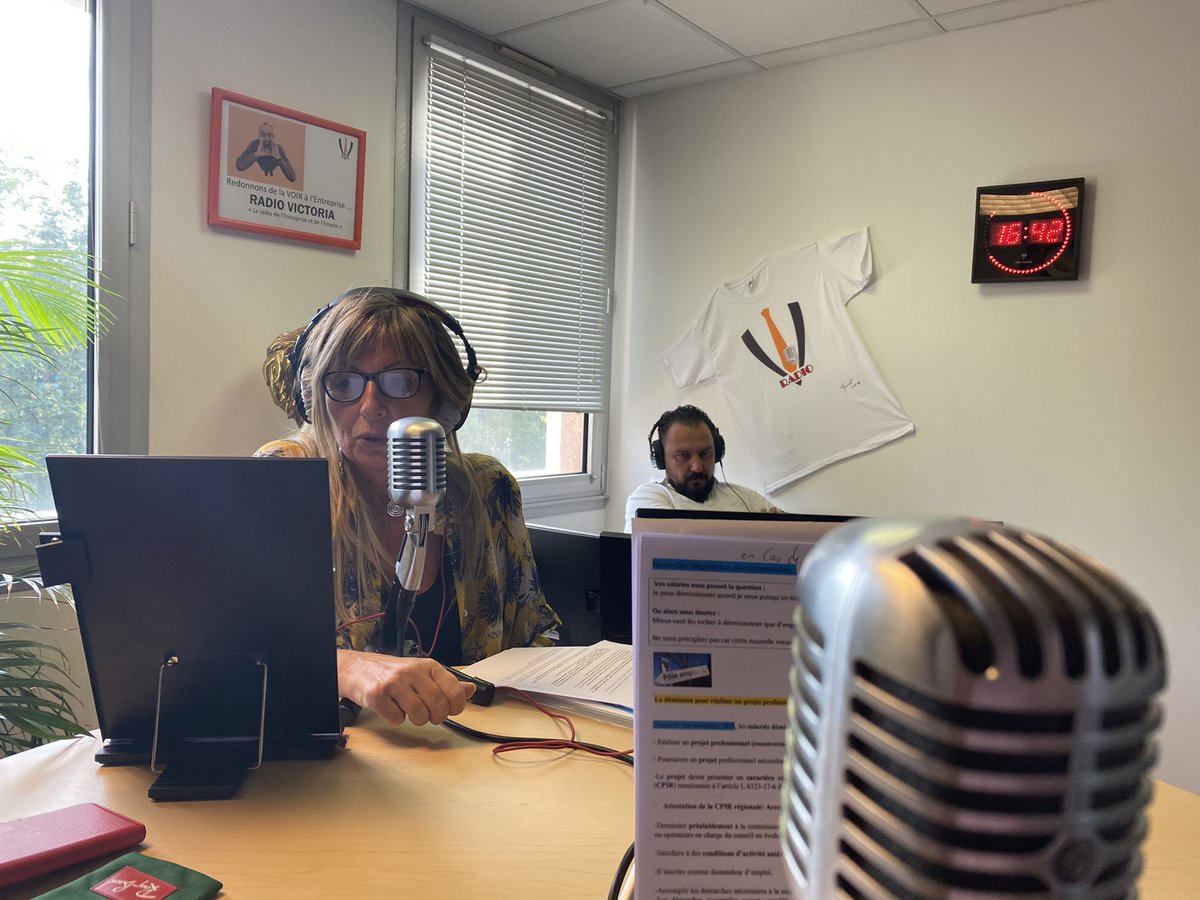 VICTORIA_aix's tweet image. Un nouveau rendez-vous quotidien sur RADIO-VICTORIA, Avec Françoise Jouan Rieux​​ ‼️
Des réponses et des conseils à vous #ChefsdEntreprise !

Radio-victoria.fr

« La radio de l’Entreprise et de l’Emploi »

#entreprise #proximiteclient #radio #cpme13 #poleemploi_paca
