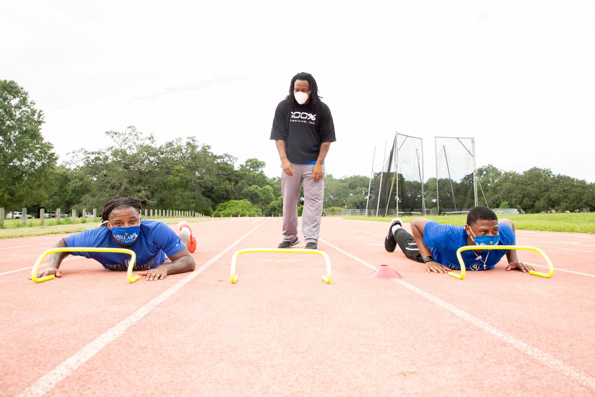 Dillard Athletics tweet media