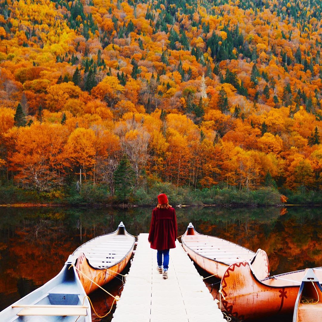 Fall is back, and so are all the beautiful colours! See them at their most stunning with the help of our interactive map on #BonjourQuebec! 🍂 bit.ly/2EhGlKe 📸melicot via Instagram