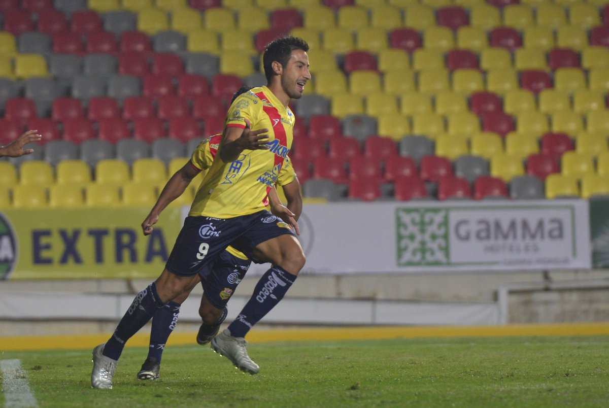 LigaMXExpansion's tweet photo. ¡UN GOL CADA 84 MINUTOS 🔥🤯⚽️!

Eduardo Pérez, delantero del @C_A_Morelia, encabeza la lista de máximos anotadores en la #LigaBBVAExpansiónMX, con 4 goles, además de ser uno de los cuatro jugadores que ha marcado un doblete en lo que va del certamen 🤩👏🏻 https://t.co/J8Krd1pXMN