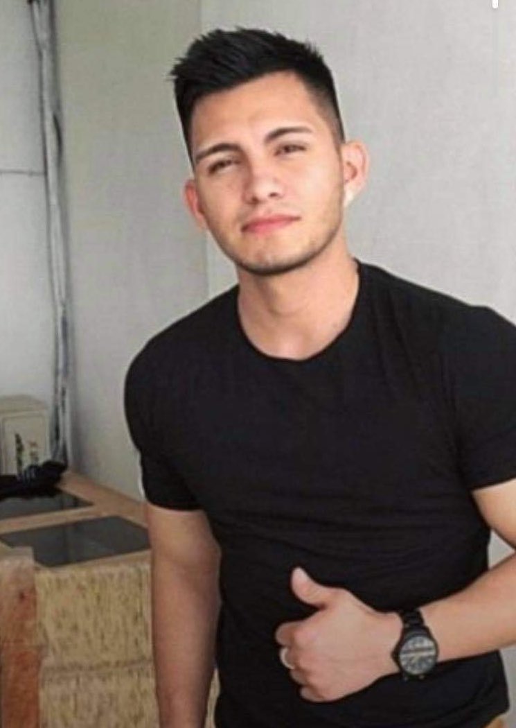 grindrmty2020's tweet photo. Que le sabemos a este chico? #grindrmty #mtygrindr #grindrregio #regiogrindr #grindr #regio #gayregio #regiogay https://t.co/hadMZIWxhf