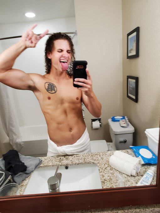 Hotel lighting is my newest addiction https://t.co/3QtRB6UYUd