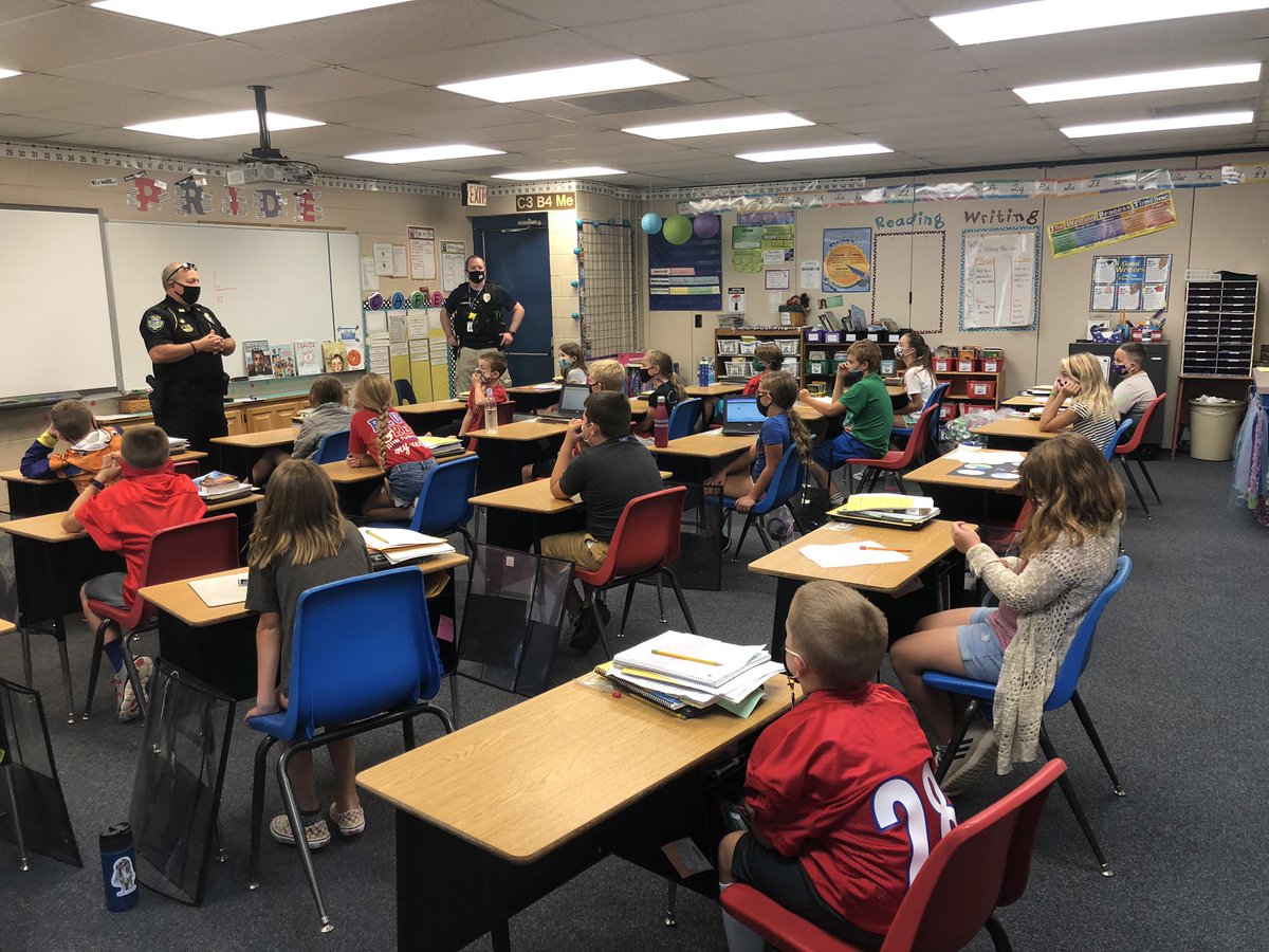 ThisLaurieJo's tweet image. We love how the Cheney community supports our schools @CheneyElem @PaulaSears14 #4thGrade #SocialStudiesRocks  #LocalGovernmentUnit