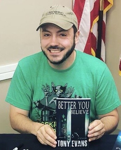 MakeMeReadPod's tweet image. EPISODE 36 IS UP W/ @TonyEvansHorror. We talk about his books, Appalachian Horror, folklore, environmental biology, being outdoors and so much more! I read his short story collection, BETTER YOU BELIEVE, and discuss my thoughts on it.