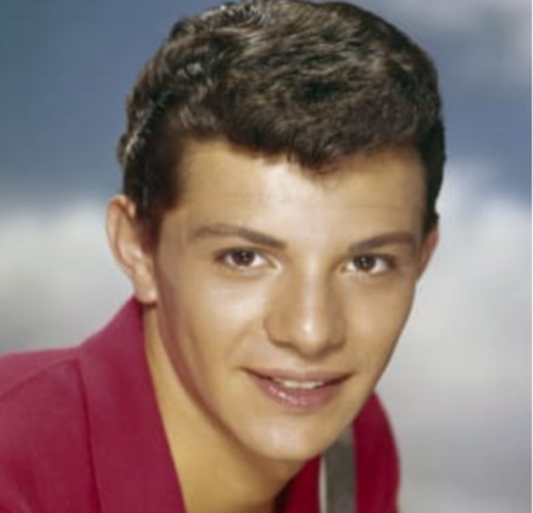 Happy 80th birthday Frankie Avalon, you sexy motherfucker. Make some grandma\s night tonight. 