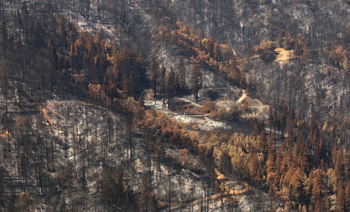 kentphotos's tweet photo. A month since the #WalbridgeFire started, amidst the #lnulightningcomplexfire siege. The TFR and the smoke lifted making it safe to go in to the fire zone this week via helicopter to make aerials of damage. See more here: https://t.co/pbbBaAwdfJ @NorthBayNews @NWSBayArea https://t.co/YJv6uwQD3N