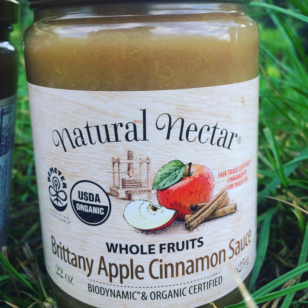 NaturalNectar1's tweet photo. Can you believe that Fall is already around the corner? Time for some cinnamon filled recipes 🤗🍎🍏 #biodynamic #organic #cinnamon #fall #nongmo #wholefoods #naturalnectar #applesauce https://t.co/Yq4gVqvOaE