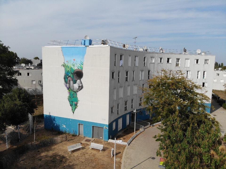 MZeghouf's tweet image. Deux beaux vernissages ce soir. A @villedegrigny91 d’abord autour de la fresque de SETH au cœur de la Grande Borne. Une belle invitation au rêve et au voyage. A @VilledEvryCourc ensuite aux côtés des enfants et parents d’Evry-Sud et de leurs œuvres travaillées cet été. Fier !