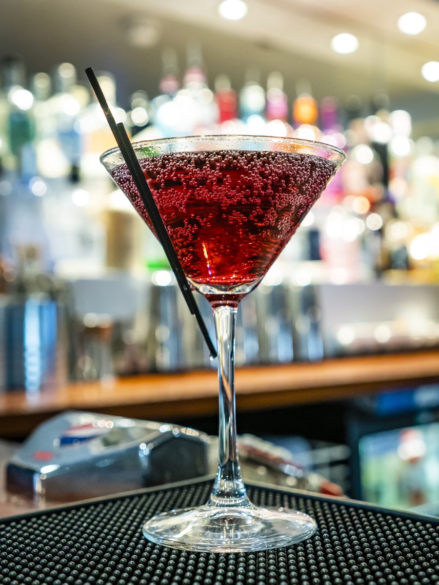 It’s always happy hour down at The Slate. Come down for your weekend drink! 🍹🍺