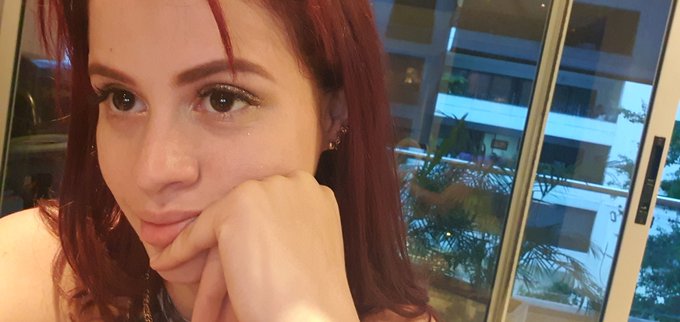 Mi cara de aburrida cuando no puedo subirles los videos a twitter😑 https://t.co/3PfD13Y4VP