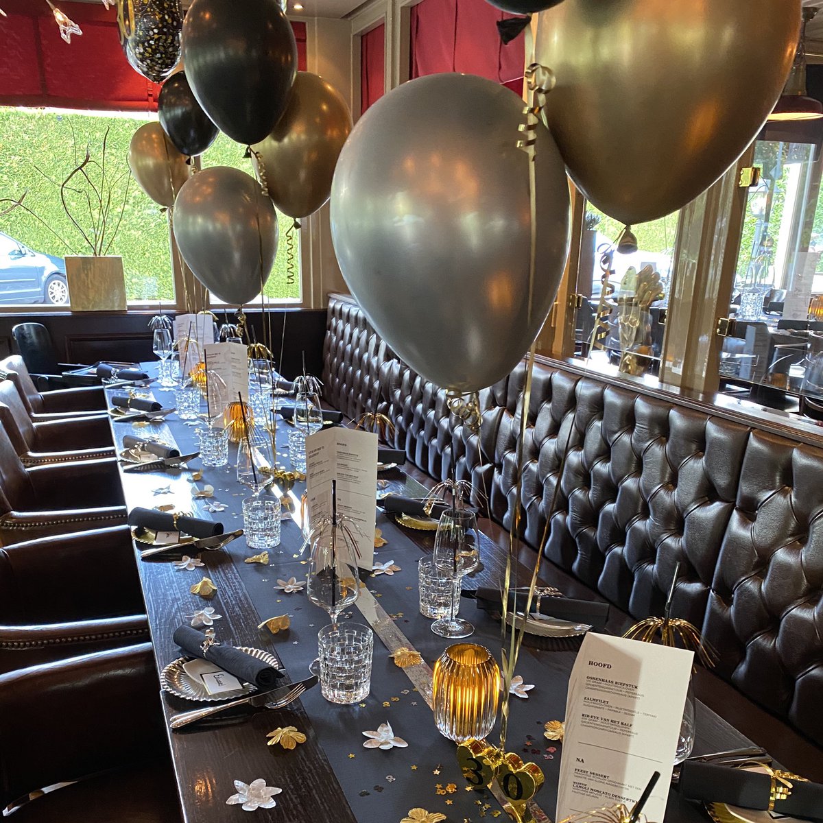 Uw verjaardag of andere gelegenheid vieren?

Kijk voor de mogelijkheden op desmoezer.nl/events/ of bel 055-5420441 en bespreek uw wensen!