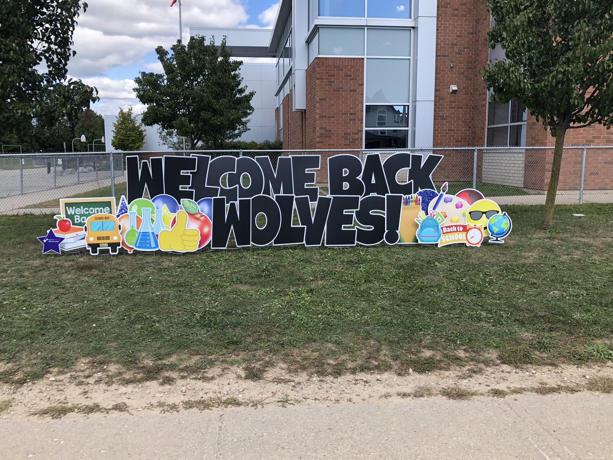 suburban_T's tweet photo. Thanks for the welcome back sign JW Gerth! @jwgerthps @wrdsb #firstfullday https://t.co/vdWbZjda0a