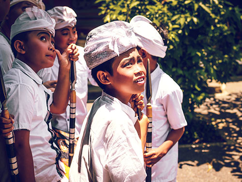 nat_clothing's tweet photo. Balinese udeng – one of many Indonesian folk headpieces https://t.co/5Z8XzfkEf9

#Balineseudeng #udeng #headpiece #folkheadpiece #Balineseheaddress #headdress #udengheadpiece #Indonesianudeng #headwear #headgear #batik #nationalclothing #folkdress #folkcostume #folkclothing https://t.co/eEekmNC4tX