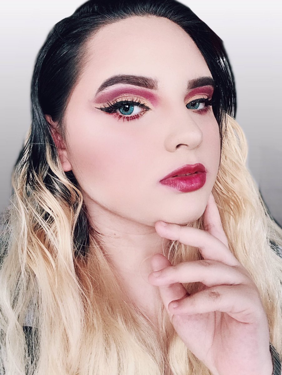 Jessy7Oliveira's tweet photo. NΓ£o sou muito boa com Cut Crease, mais eu tenteiππ
#make #makeup #maquiagem #maquiagembrasil #beleza #beauty #love #maquiadora #challenge #universodamaquiagem #loucaspormaquiagem #hudabeauty #makerosa #moda #batom #marimariamakeup #marimaria #happy #cutecrease #lifestyle https://t.co/rwVlk4HCkk