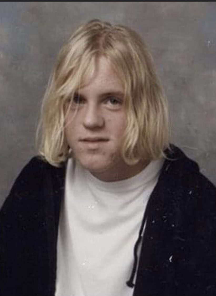 CarlBull8's tweet photo. Thinking back to when I was diagnosed with ‘Grunge’ during the mid 90s. Dark times indeed. https://t.co/sOhVMfNv6q