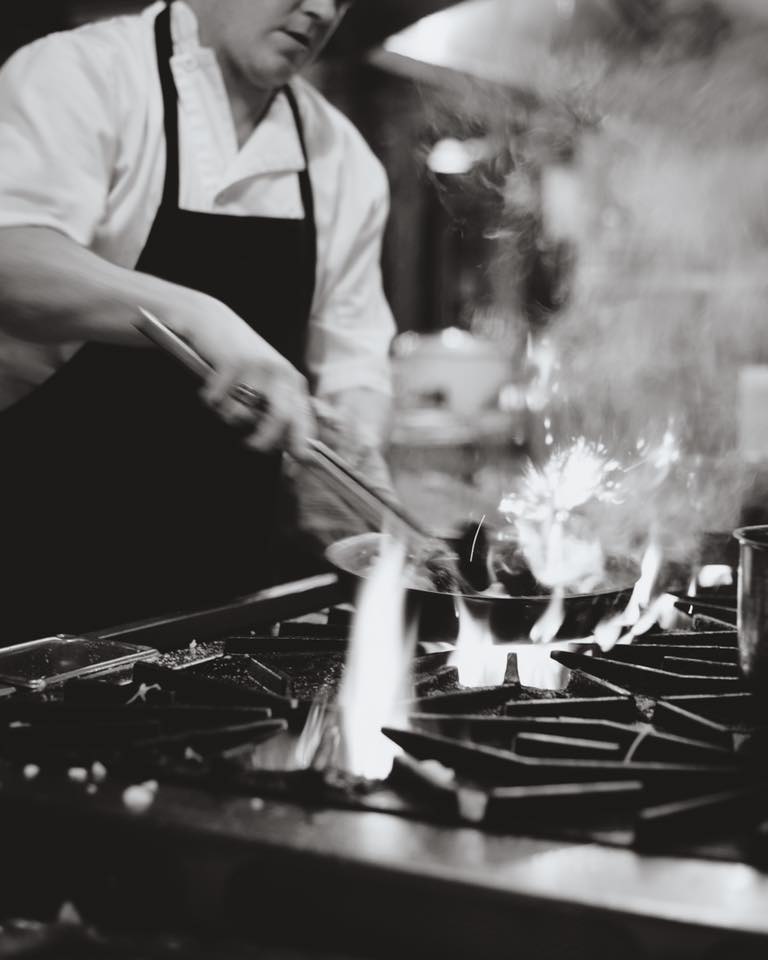 BCBurnFund's tweet photo. Thank you to @The_Sandbar for participating in the #FireSafetyChallenge! Executive Chef, Wesley Dennis, shares his important tips for fellow restaurant chefs:
- Build a fire escape plan and communicate it with your team so everyone knows what to do. (1/3) https://t.co/Q0sI9h4aGF