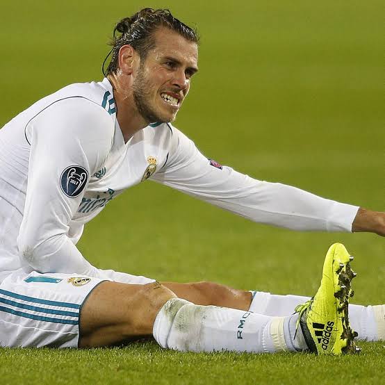 Exclusive,🎯🎯
Gareth Bale’s transfer will be made official in the next few hours but his debut will have to wait at least a month as the Welsh player arrived injured and must be out for at least four weeks, as confirmed by Tottenham's medical services.
#THFC #Spurs #bale