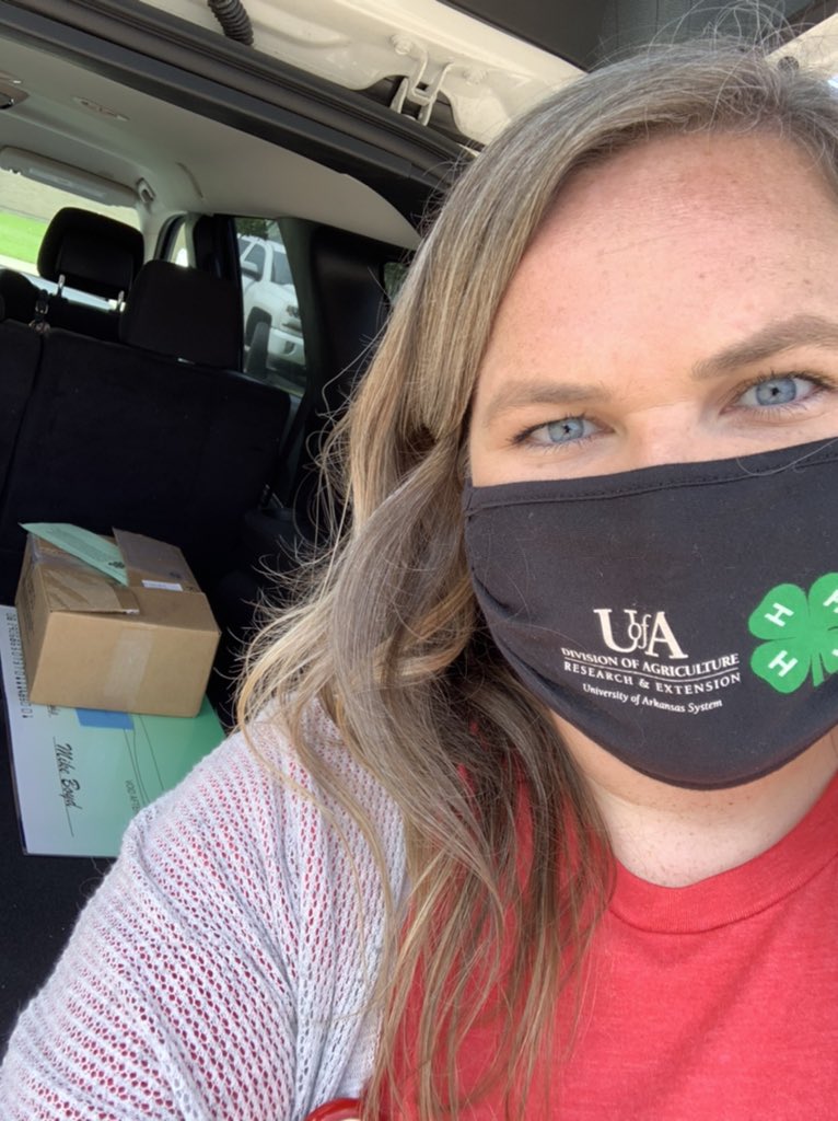 Arkansas4H's tweet photo. Hempstead County had a #CloverDrop which means only 3 Counties left on the #SWARK leg of Operation Clover Drop &amp; the back end of the car is starting to look empty! #AR4 https://t.co/qpuSynWkMm