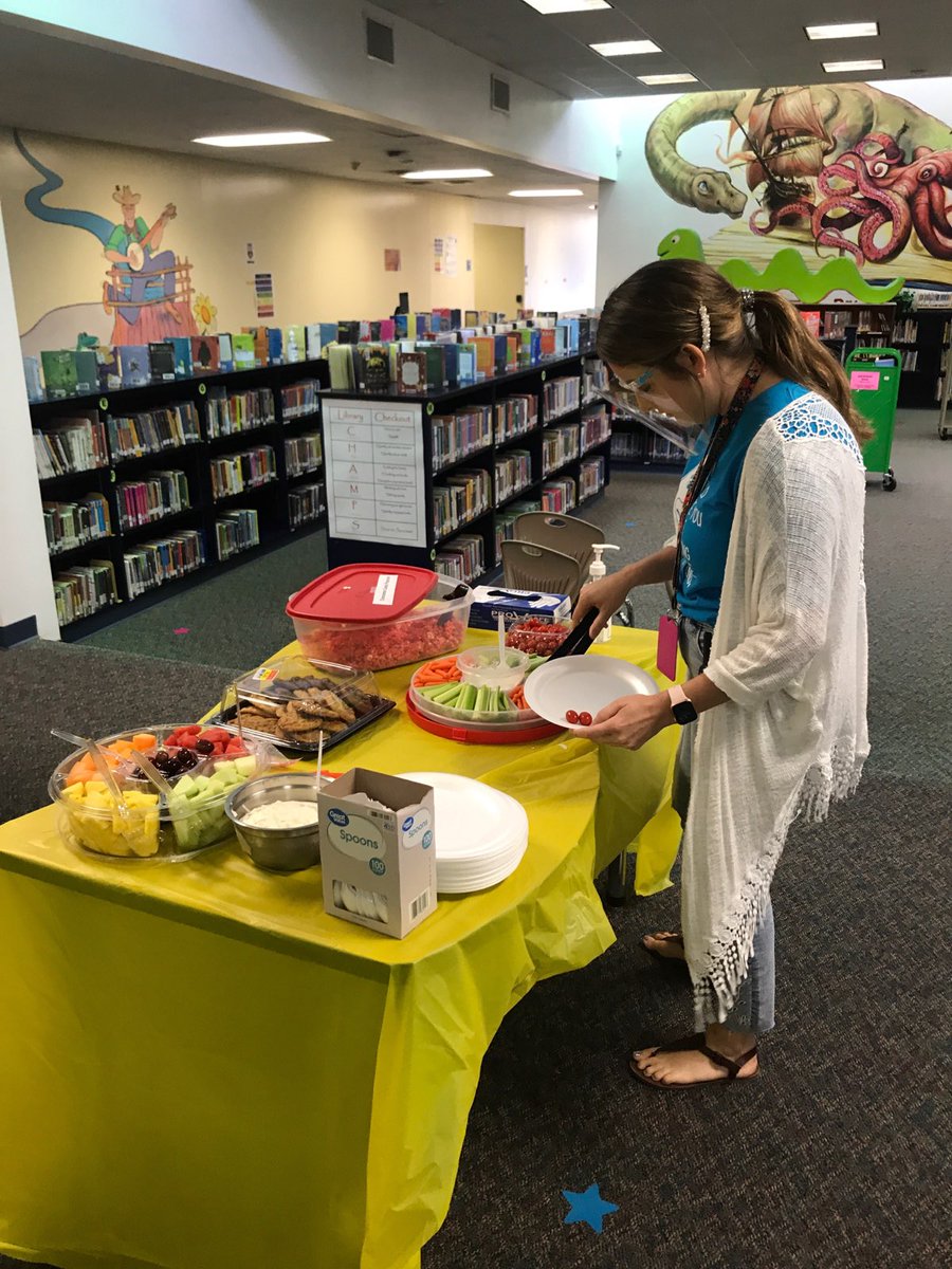 winborneagles's tweet photo. Thank you #DWEPTA for the delicious chips and dip!  They helped us all finish the week on a high note!  #DWEEagles https://t.co/UFJ4wTCpPY