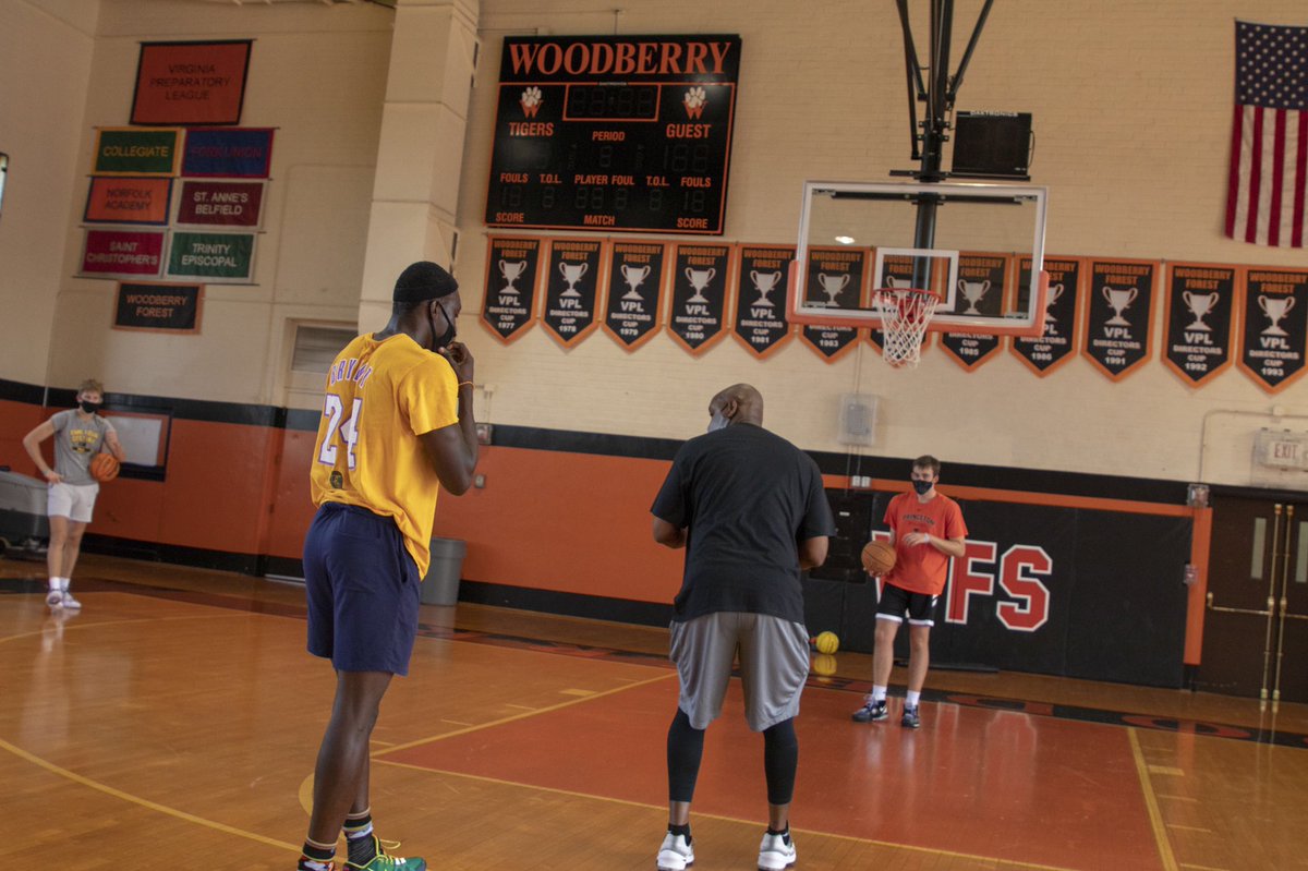 Coach_Dawson's tweet photo. โThe hustle brings the dollar. The experience brings the knowledge. The persistence brings success.โ #cantstop #wontstop #onamission ##lltrez https://t.co/si5StEFzVg