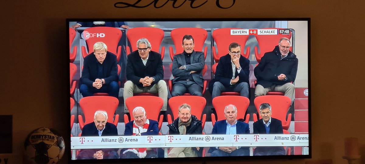 So okay, Herr <a href="/Markus_Soeder/">Markus Söder</a>? Ich frage Sie, weil ist ja Ihrem Bundesland... Dann kann ich das ja als Konzeptvorschlag einreichen und auf ein volles Stadion bei uns in der Regionalliga hoffen... #Corona #Bundesliga #FCBS04