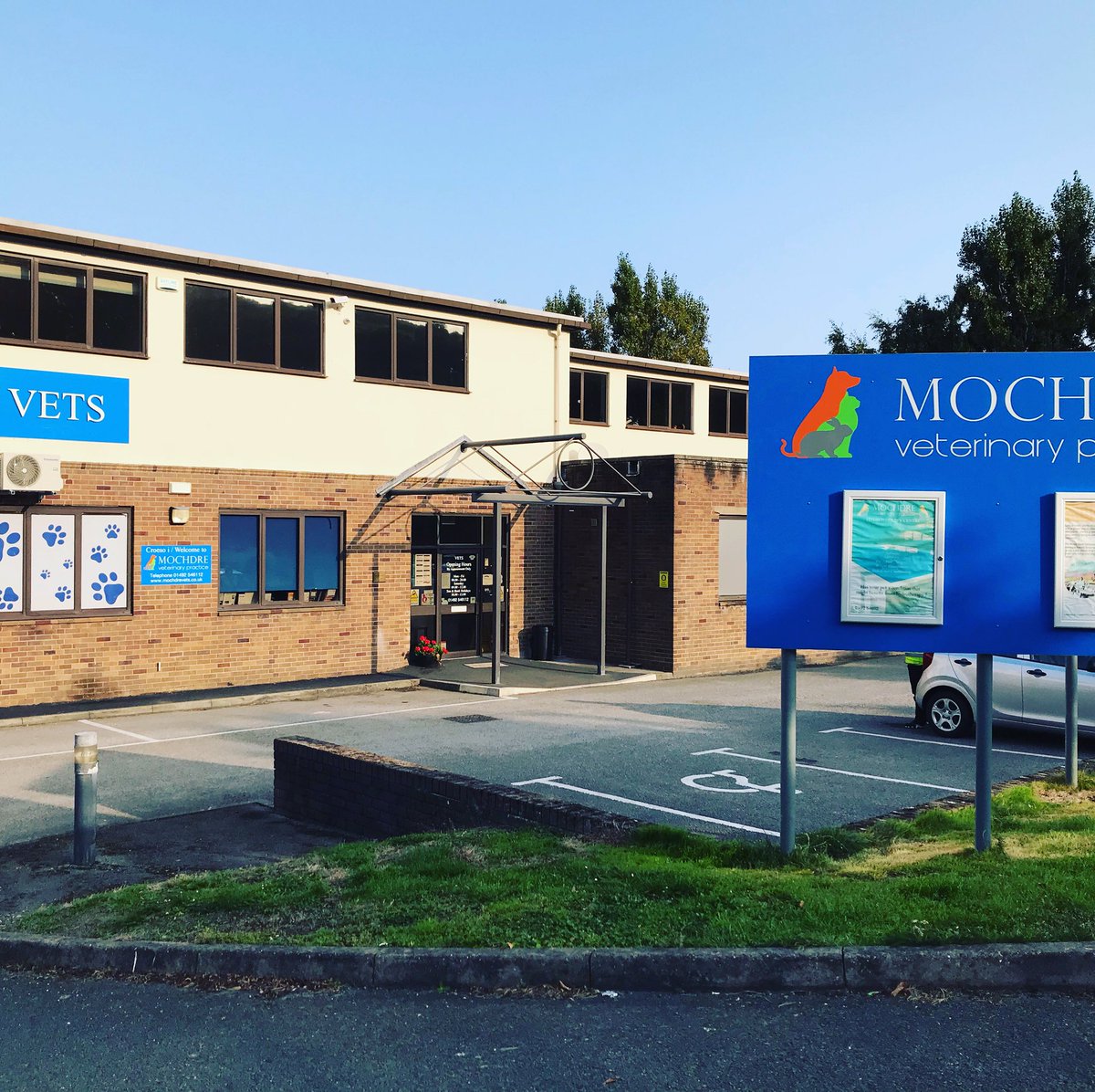 PigtownTheatre's tweet photo. Ever wondered what it takes to be a vet? Find out on this weeks Follow Mochdre 1pm Sunday, Facebook Live #vets #mochdrevets #iwanttobeavet #careers #workwithanimals #aspirations #whenigrowup #followmochdre https://t.co/OUptmrLY5r