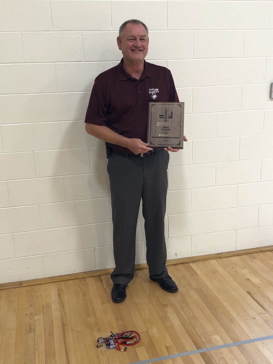 NRCSA1980's tweet photo. Congratulations to Brad Best of Heartland, the recipient of the 2020 NRCSA Outstanding Superintendent Award. Well deserved. Thanks to Heartland for inviting me out to make the presentation at today’s Homecoming activities. #nrcsa https://t.co/w4IEZYa6Xw