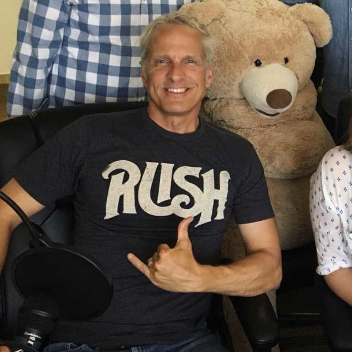 One of our #RushFamily members is running the #MalibuTriathlon fundraiser for Children’s Hospital Los Angeles 👶🏥 If you are able to donate or want to learn more you can go here haku.ly/29b0ec03 #RaceandRaiseMalibu 
#BetterCallSaul ⚖️
<a href="/ChildrensLA/">Children's Hospital LA</a> <a href="/MalibuTri/">Malibu Tri</a>