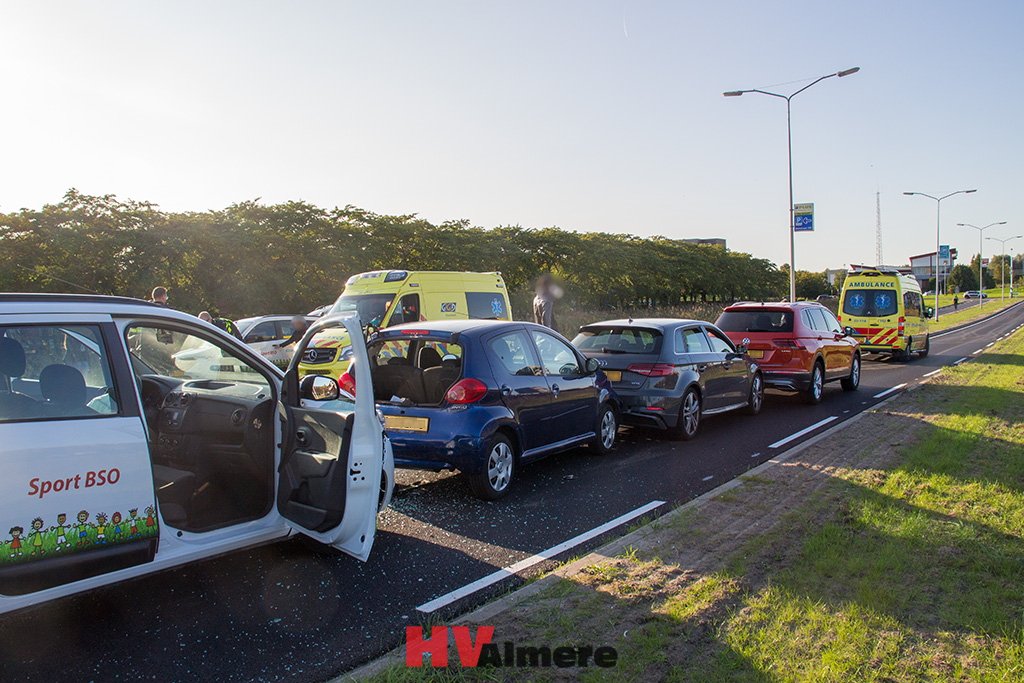 Kop-staart aanrijding op de Spectrumdreef..