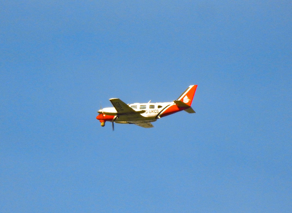 aviationathan's tweet photo. 2 Excel Aviation Piper PA-31 Navajo G-UKCS as #BRO62T. over South Yorkshire 14th September. #PiperPA31 #PiperAircraft #AvGeek #AvGeeks #PlaneSpotting #Aviation #potn @2Excel_Aviation https://t.co/mUJQxCvnPt