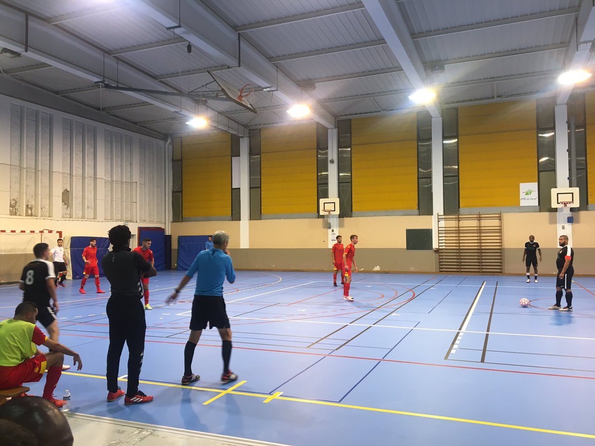loiseau_celine's tweet photo. Premier match de saison pour l’équipe régional 1 de futsal @AS_LN contre Le Mans FC. 
Très belle saison à vous. 👍⚽️
On croise les doigts pour la montée. https://t.co/PZwbZ3jfR0