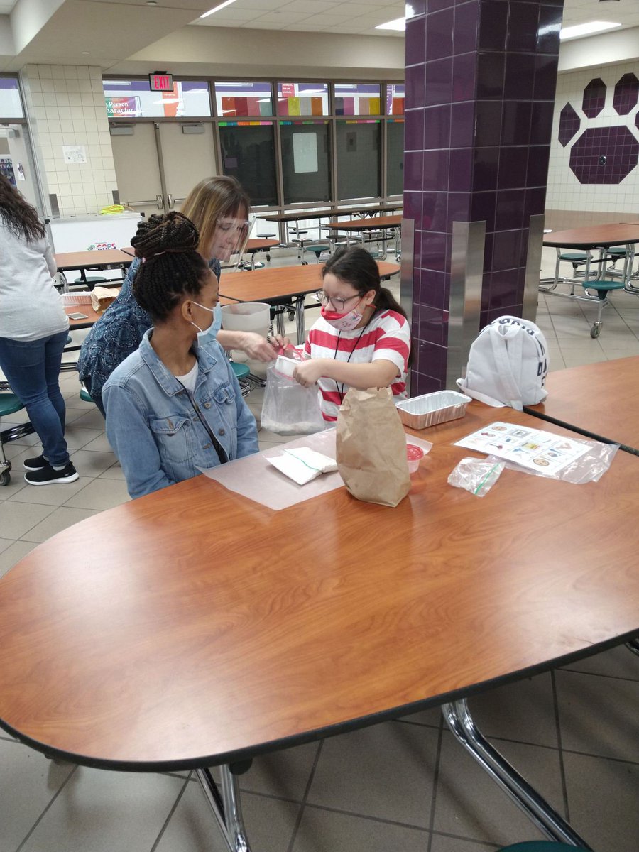 LauraStokes_hhs's tweet photo. #ExcelTogether HHS life skills students studied anaerobic respiration in yeast by making bread in a bag. It smelled delicious as it was baking. Great job everyone! https://t.co/1rykmnS675