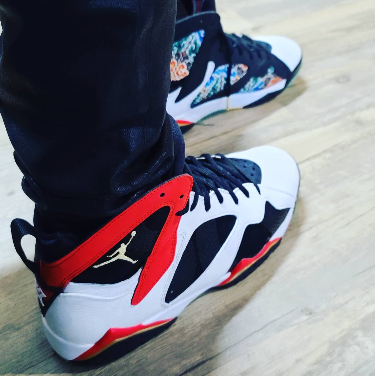 ProGiggin's tweet image. Divebomber, a minute longer &amp;amp; I want another hit

.@marteeeen #pigface #vintage #ootd