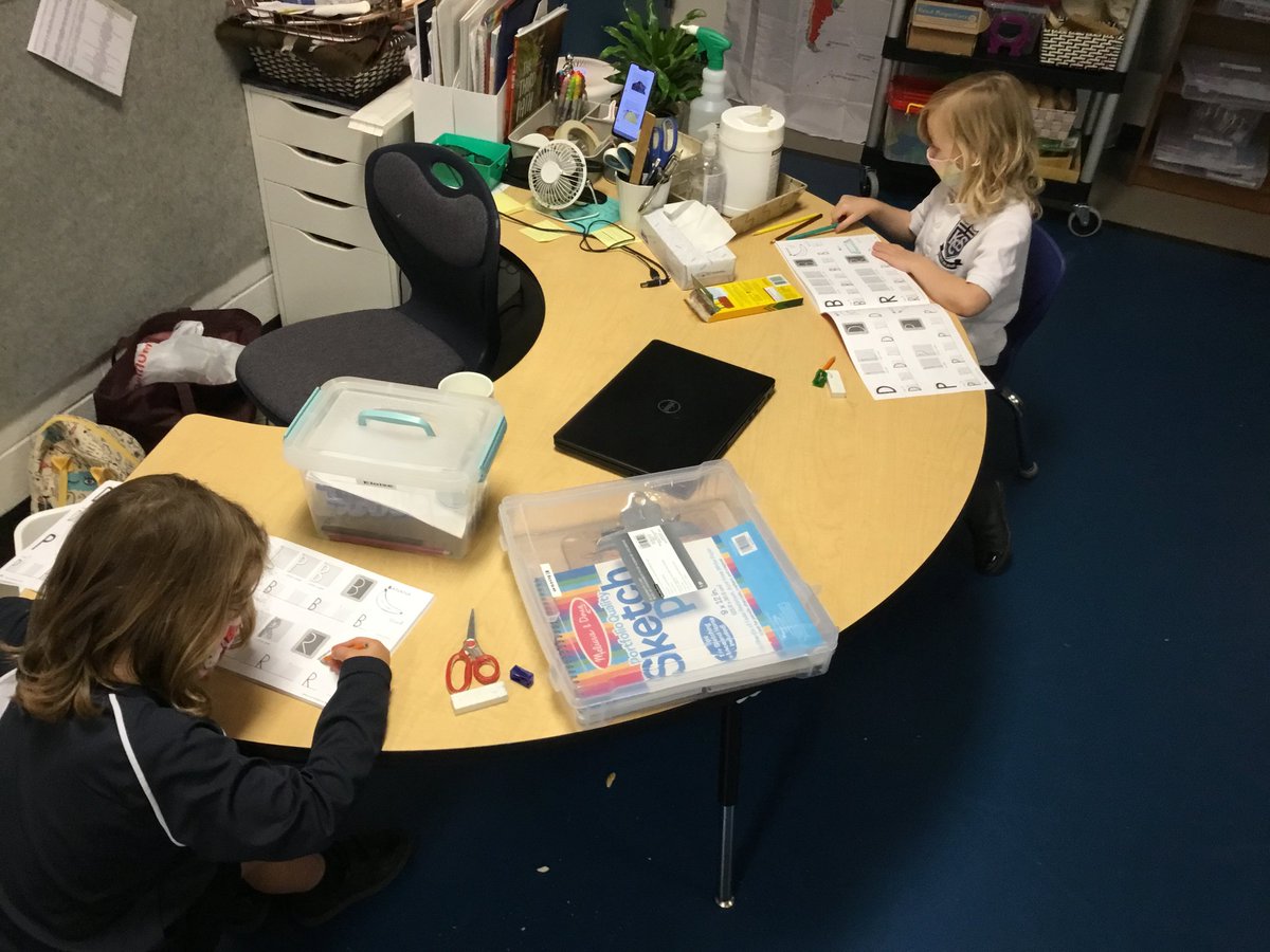 KCSMatters's tweet photo. We know families want a peek inside KCS to see what's going on in classrooms and around the building. We'll make sure to post pictures and videos throughout the year so you can see some of the amazing things happening across KCS. #ShareWhatYouKnow #ThinkFlexibly https://t.co/eFa3JxuqlW