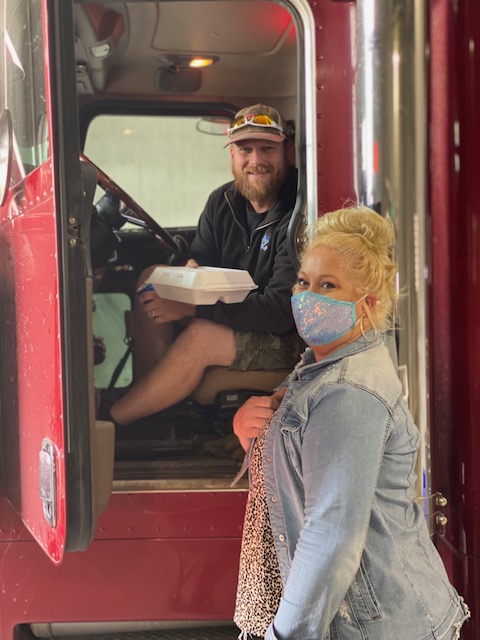 Lincoln_Premium's tweet photo. It’s National Truck Driver Week and WE LOVE OUR TRUCK DRIVERS!  Everyone please take a moment to thank a truck driver.  They are vital to our food supply chain! #LPP #lincolnpremiumpoultry #NationalTruckDriverWeek  #WeAreEssential #MeatCanBeHeroes https://t.co/ZyaOUTo7c4