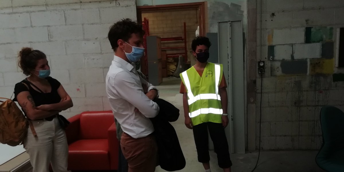 Visite de <a href="/f_letissier/">Florentin Letissier</a> maire adjoint à la mairie de <a href="/Paris/">Paris</a> en charge de l'#ESS, l#economiecirculaire sur notre plateforme de #réemploi de #matériaux de la Porte d'Ivry.